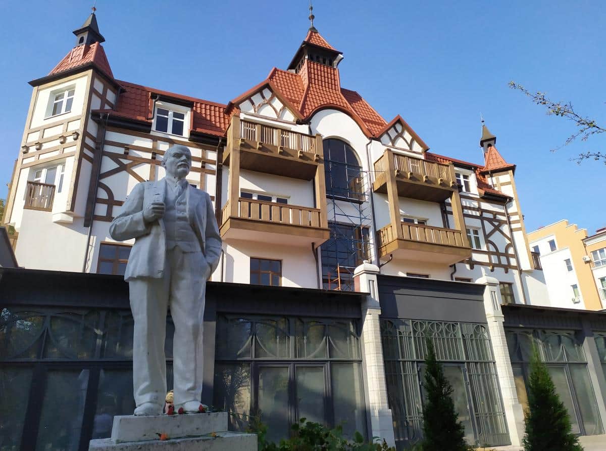 В Зеленоградске ищут новое место для памятника Ленину
