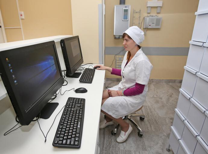 Больницы и поликлиники временно переходят на новый режим работы