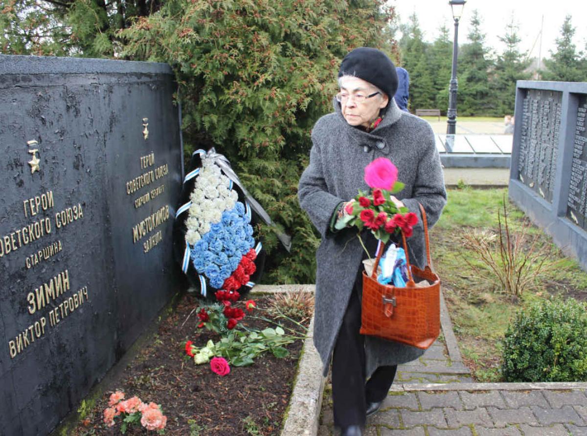 Делегация из Татарстана посетила мемориал в Переславском