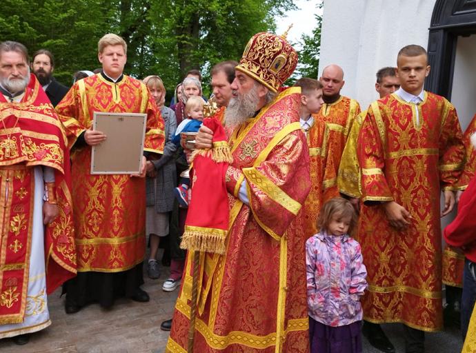 В новом храме Грачёвки прошла первая литургия
