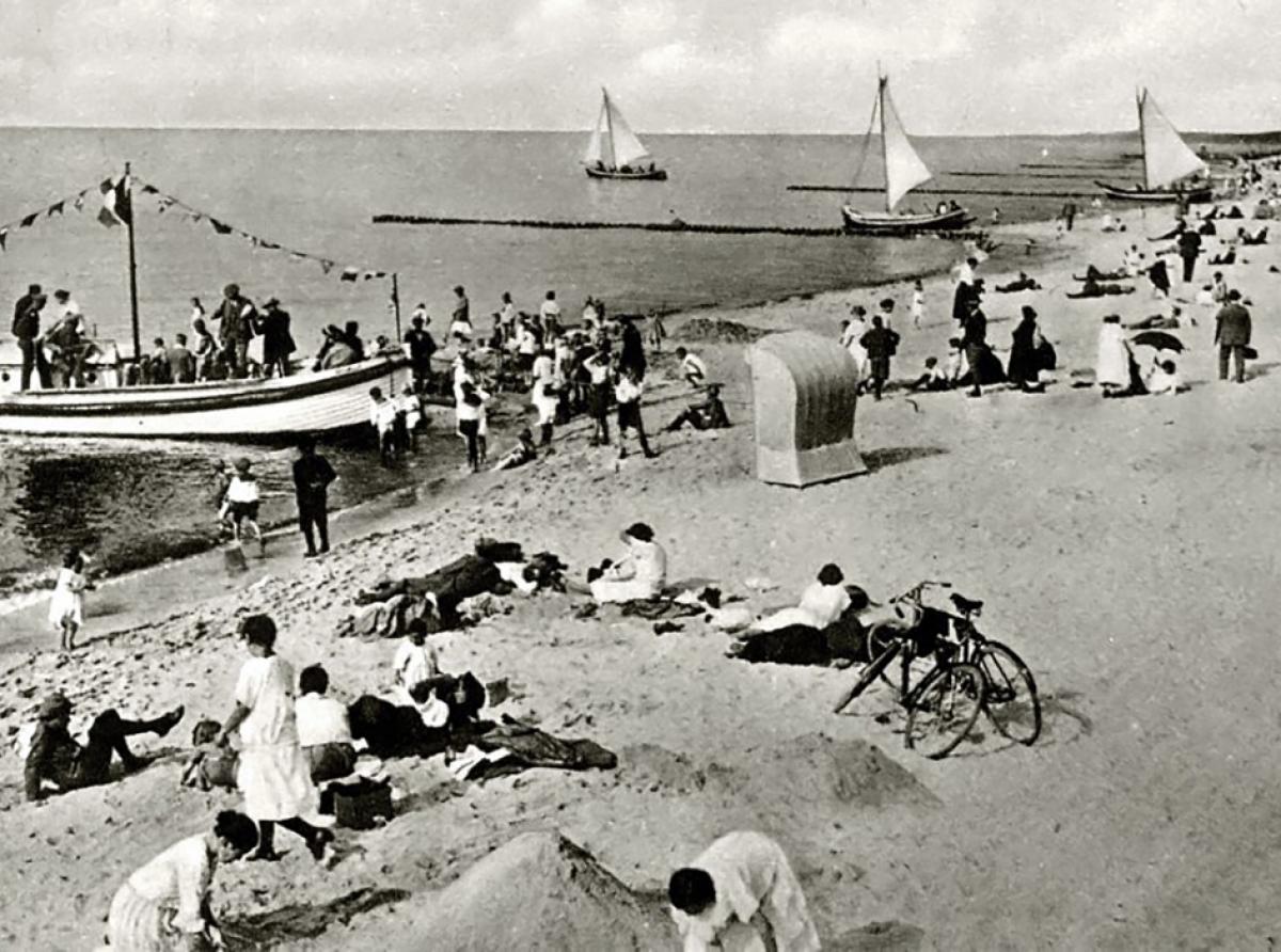 Хистори зеленоградск. Фото старого кранца. Ликейские острова старые фото. Девушки на пляже, Кранц, Германия, 1937 г.. История кранца.