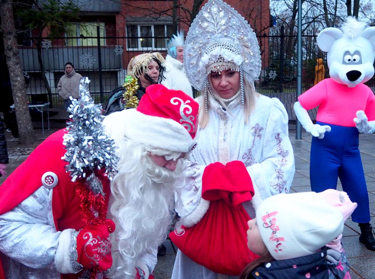 Костюмы Деда Мороза и Санта Клауса в Москве