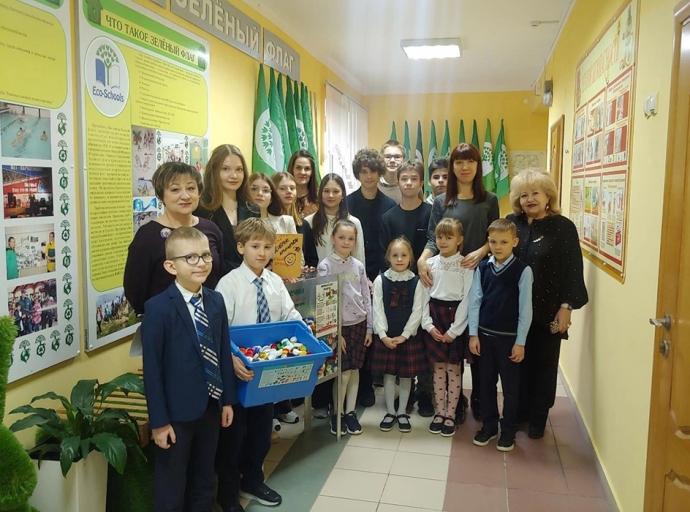 Зеленоградские школьники приняли участие в проекте "Добрые крышечки"