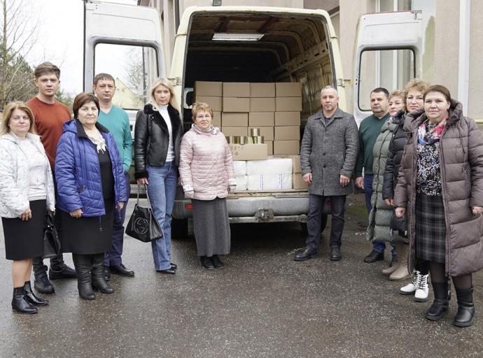 Депутаты окружного Совета передали зеленоградским волонтёрам более двухсот килограммов парафина и другие материалы для изготовления окопных свечей