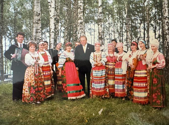 «Нам песня строить и жить помогает!»