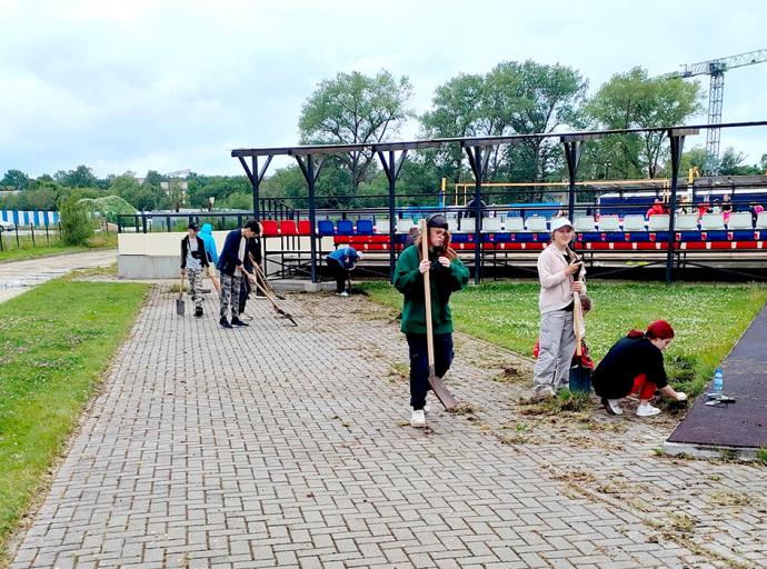 Лагерь труда и отдыха на базе ДЮСШ «Янтарь» посещают 25 подростков