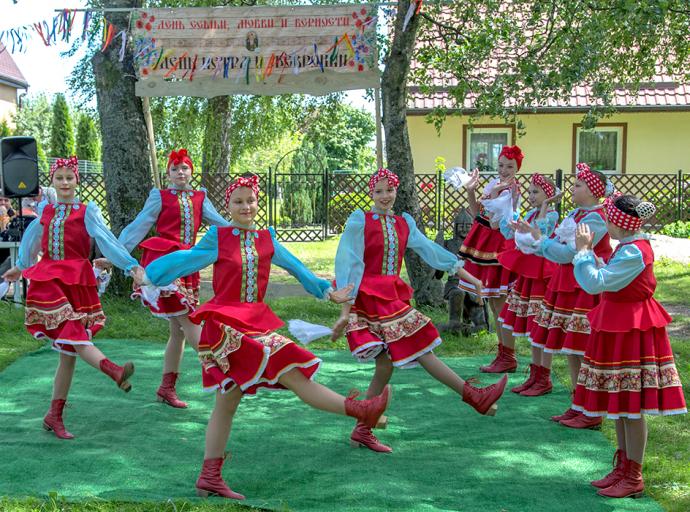 В посёлке Грачёвка отметили праздник народной русской культуры