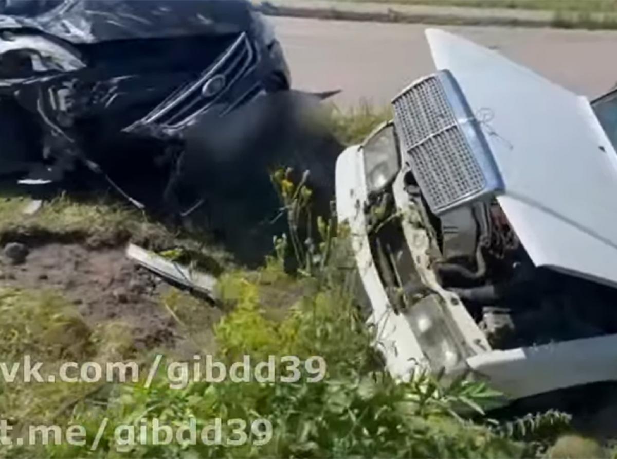 Столкновение машин и наезд на пешехода