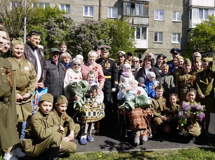 В преддверии Дня Победы в Зеленоградске прошли мини-парады для ветеранов Великой Отечественной войны