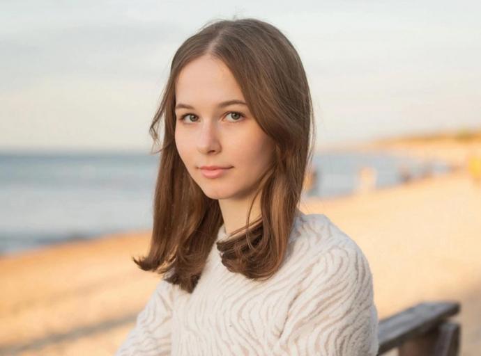 Ученица ЗСШ стала первым выпускником в регионе, набравшим 200 баллов за два предмета на ЕГЭ в этом году
