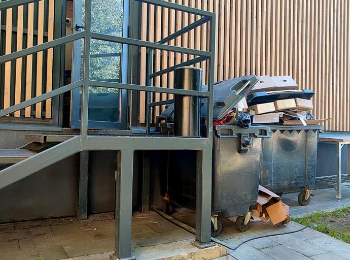 Контейнеры на место