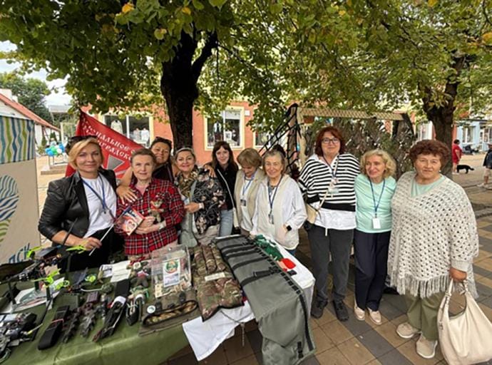 От рук мастеров - на фронт: как горожане учились создавать маскировку и снаряжение для СВО