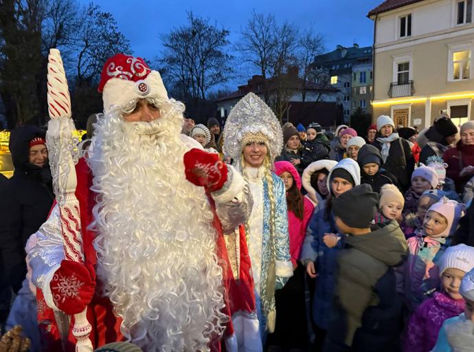 В Зеленоградске по традиции отметили день рождения Деда Мороза