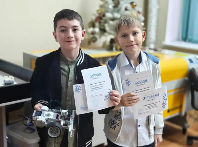 Команда школы посёлка Грачёвка приняла участие в открытых соревнованиях по робототехнике