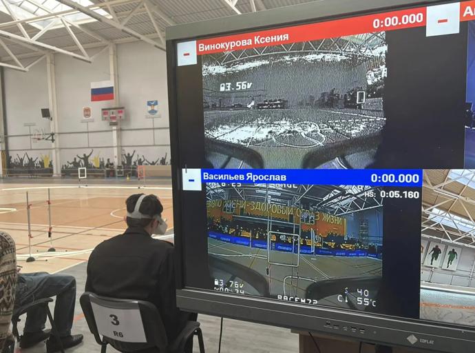 Школьники на «Балтийских гонках дронов — 2026»