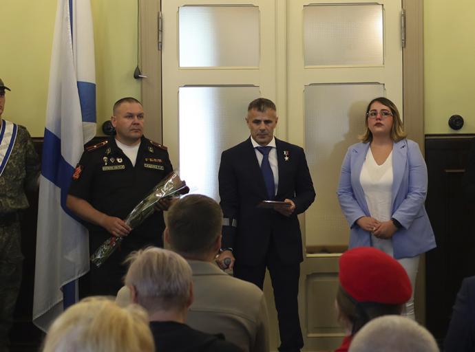 За мужество и отвагу